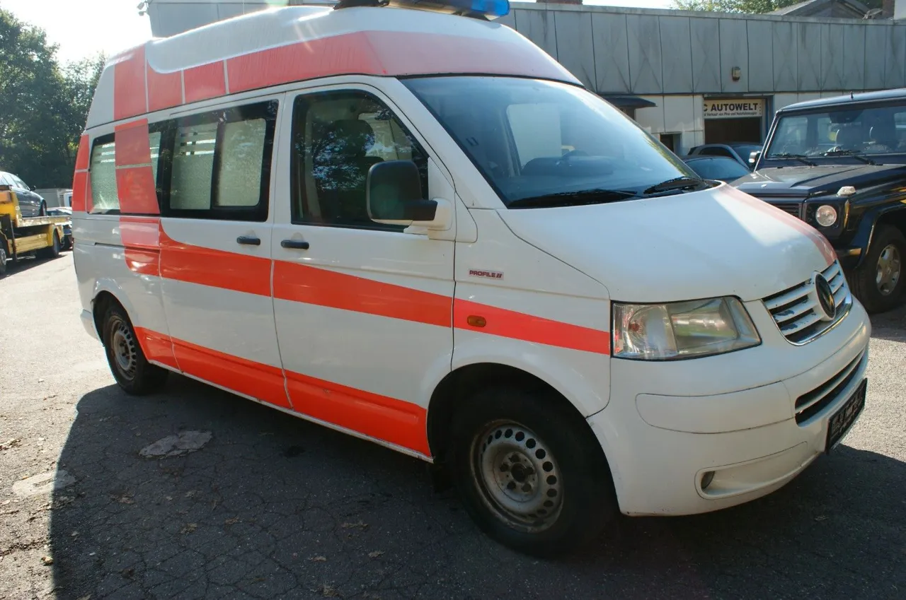 VW T5 Caravelle Krankenwagen